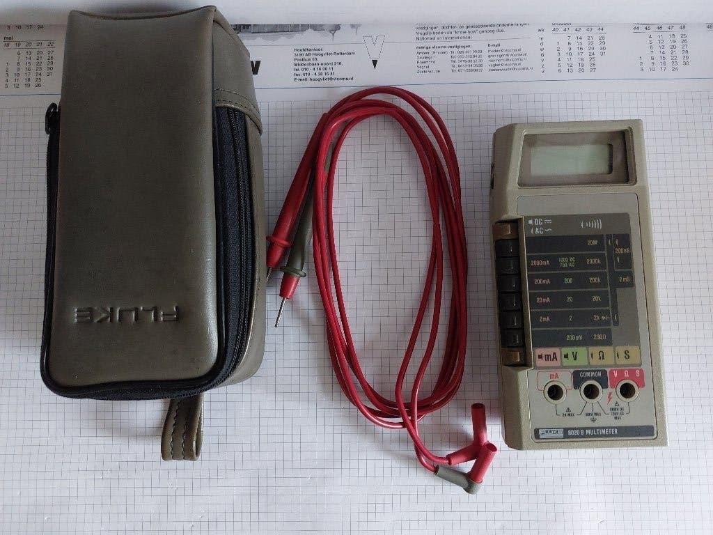 FLUKE 8020-B, Ophalen of Verzenden, Gebruikt, Multimeter