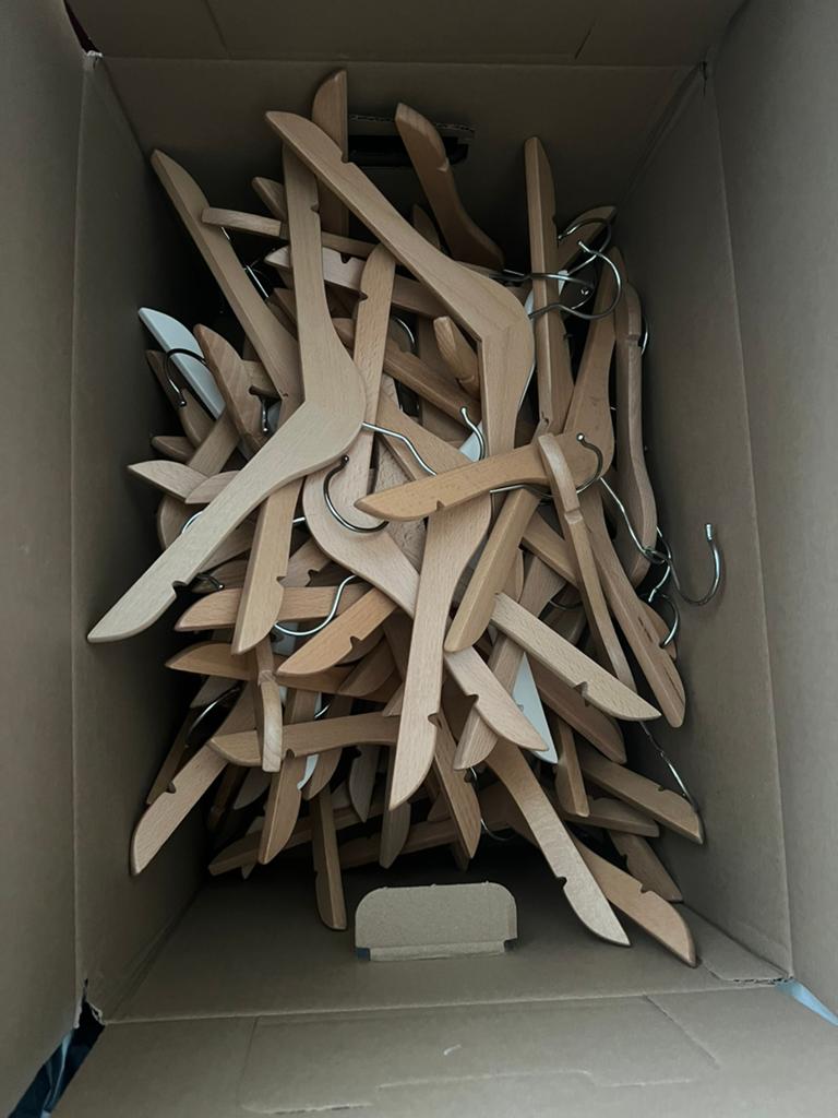 Ikea kinderhangers hout & wit kleur 10 stuks €7,-, Ophalen, Zo goed als nieuw, Hout, Kinderen