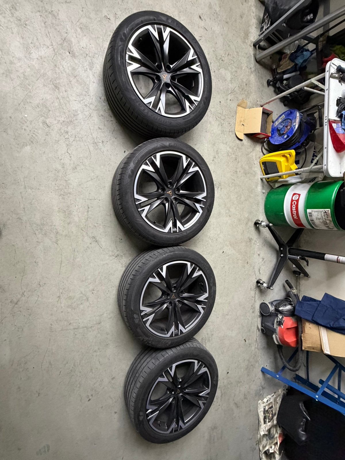 18’’ Orginele Cupra Formentor velgen + Zomerbanden, Auto-onderdelen, 18 inch, 245 mm, Velg(en), Nieuw