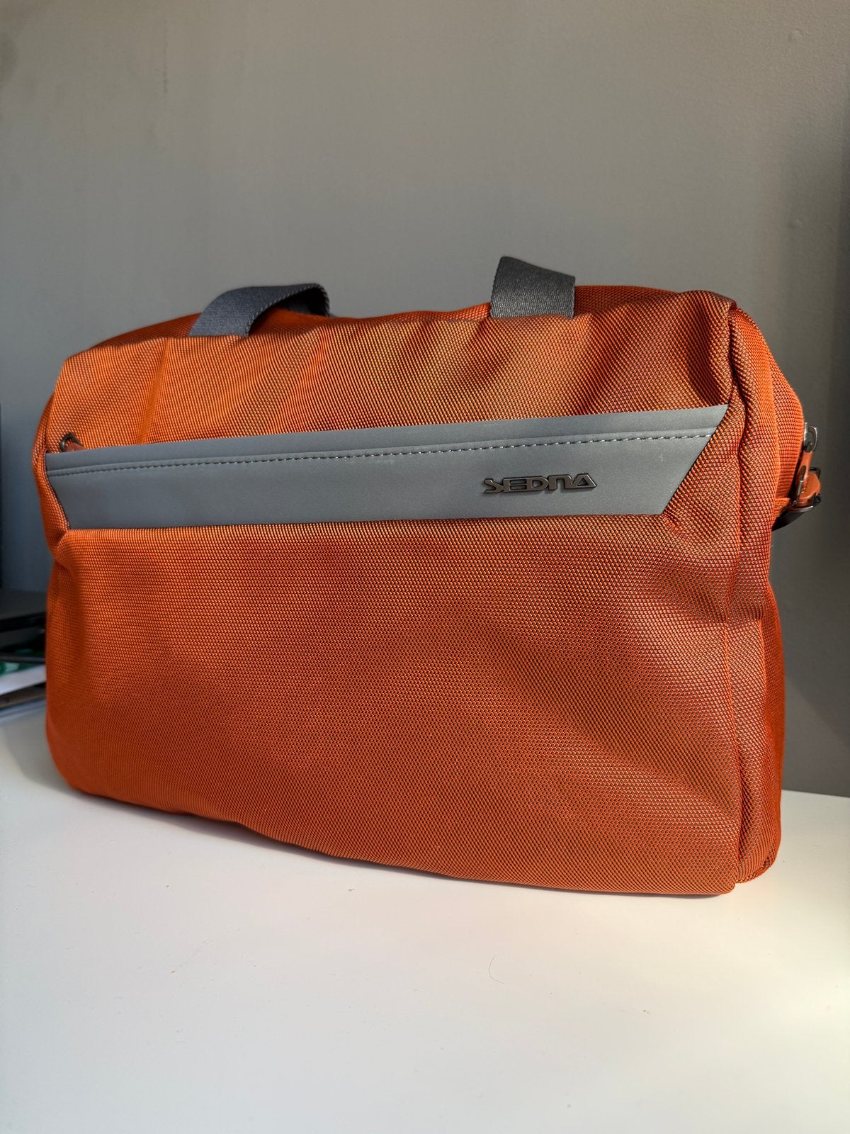 Laptop bag/ travel tote bag, Ophalen, Zo goed als nieuw, 30 cm of meer, Minder dan 35 cm
