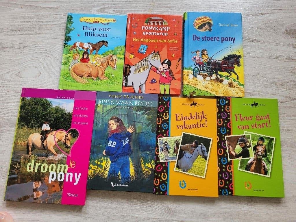 7 paardenboeken, Verzenden, Zo goed als nieuw, Fictie algemeen
