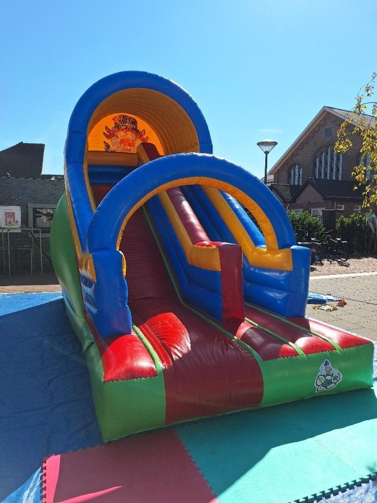 Te koop aangeboden grote opblaasbare glijbaan, Ophalen, Gebruikt, Overige