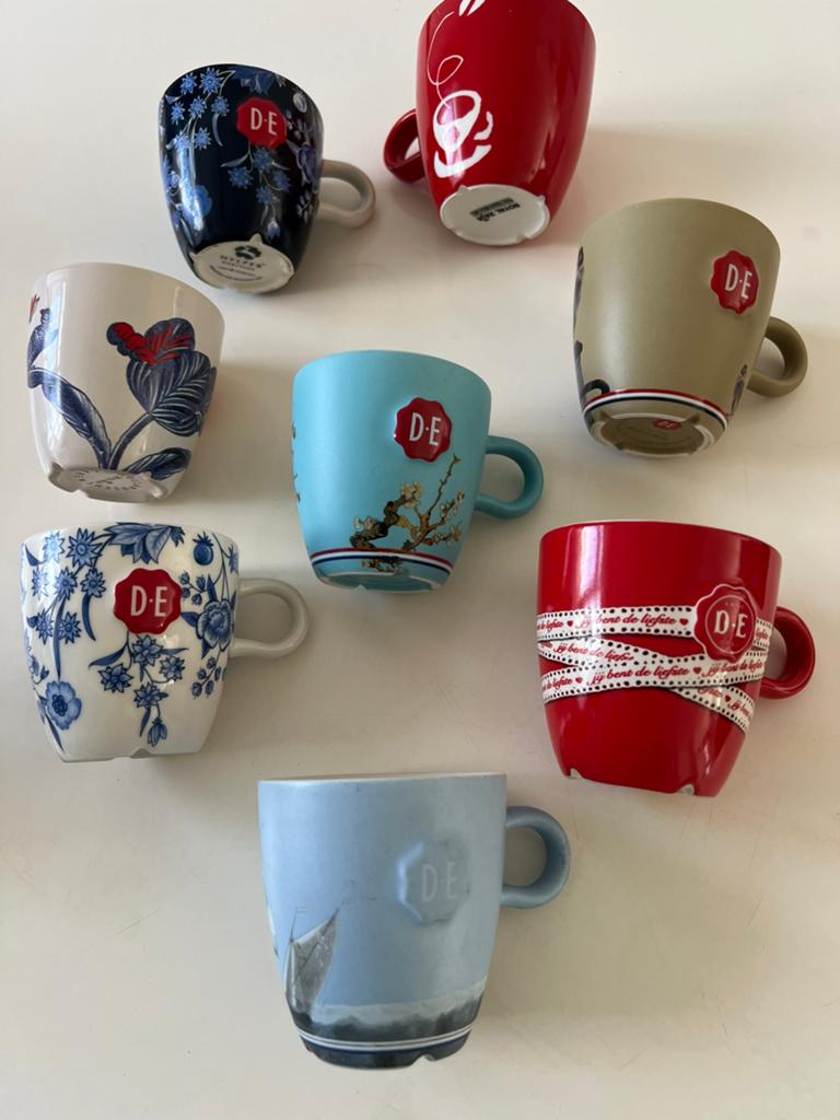 Douwe Egberts mokken (zie de foto), Ophalen of Verzenden