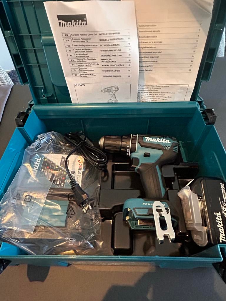Nieuwe Makita DHP485 klopboor, m-box, 18v accu, snellader, Doe-het-zelf en Verbouw, Gereedschap | Boormachines, Ophalen of Verzenden