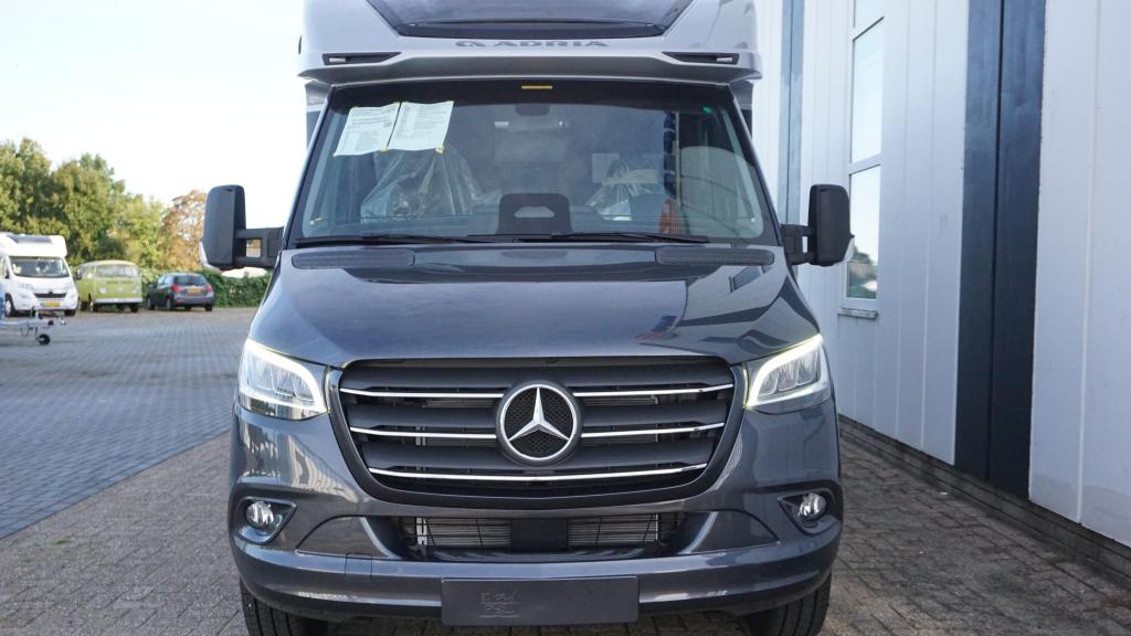 Adria Coral MB Supreme 670 DL, Caravans en Kamperen, Campers, Automaat, Vloeistofverwarming, Bedrijf, Tot en met 3