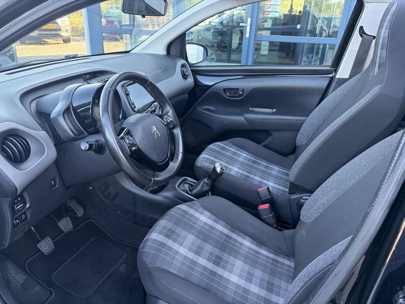 Peugeot 108 1.0 e-VTi Active TOP! Elektrisch vouwdak | Airco, Voorwielaandrijving, Stof, Gebruikt, Met garantie (alle)