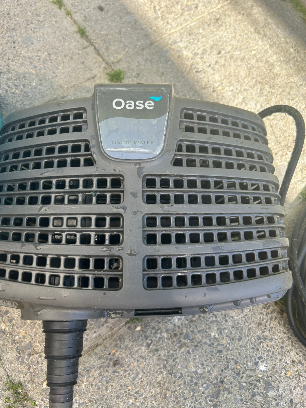 Te koop oase eco classik 5500 sterke en zuinige pomp, Ophalen, Zo goed als nieuw, Vijverpomp