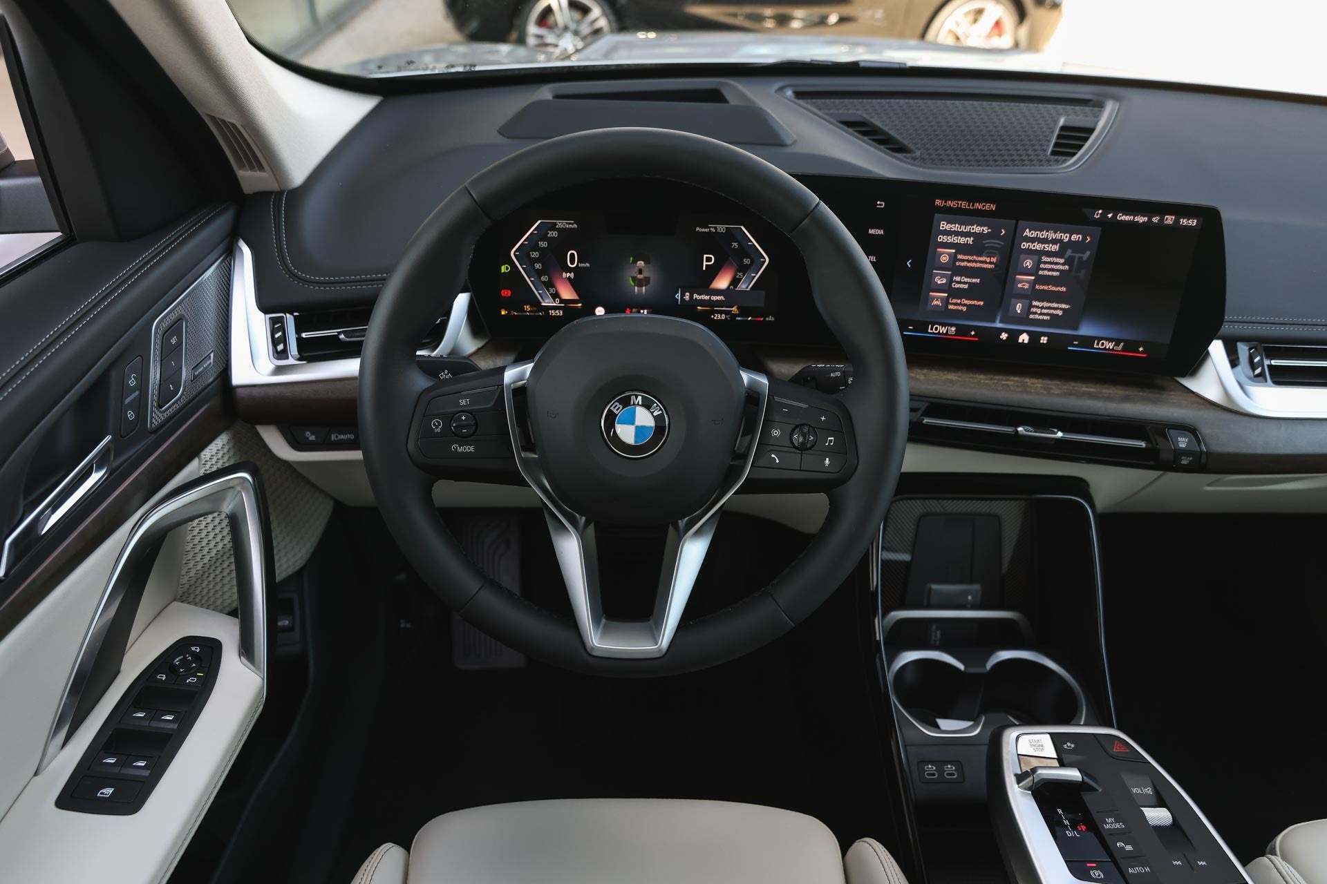 BMW X1 xDrive23i Automaat / Panoramadak / Trekhaak / Sportst, Auto's, Euro 6, 4 cilinders, Isofix, Vierwielaandrijving
