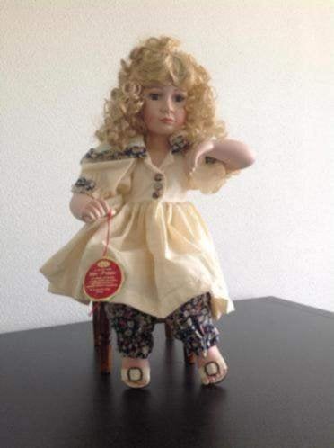 Een originele handgemaakte Kim puppe uit 1996., Verzamelen, Poppen, Ophalen of Verzenden, Gebruikt, Pop