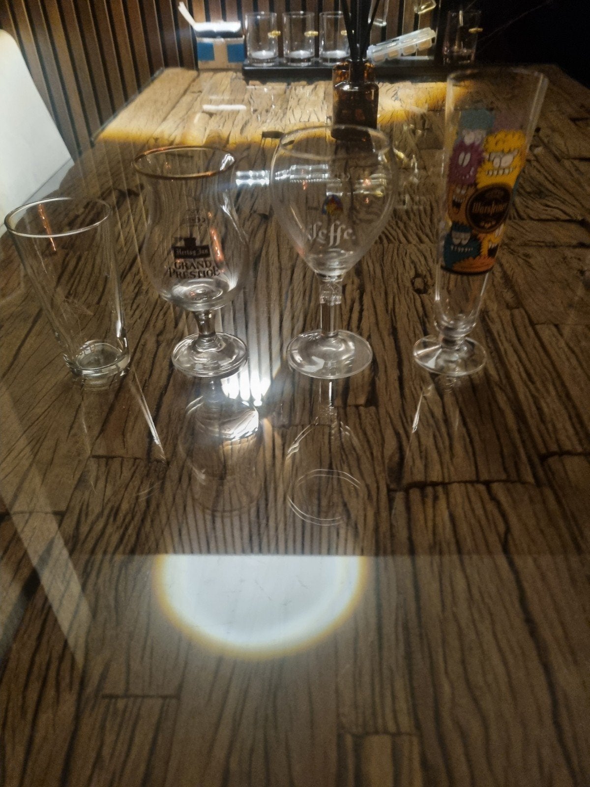 4 Bierglazen van verschillende merken, Huis en Inrichting, Glas of Glazen, Nieuw, Ophalen of Verzenden, Glas