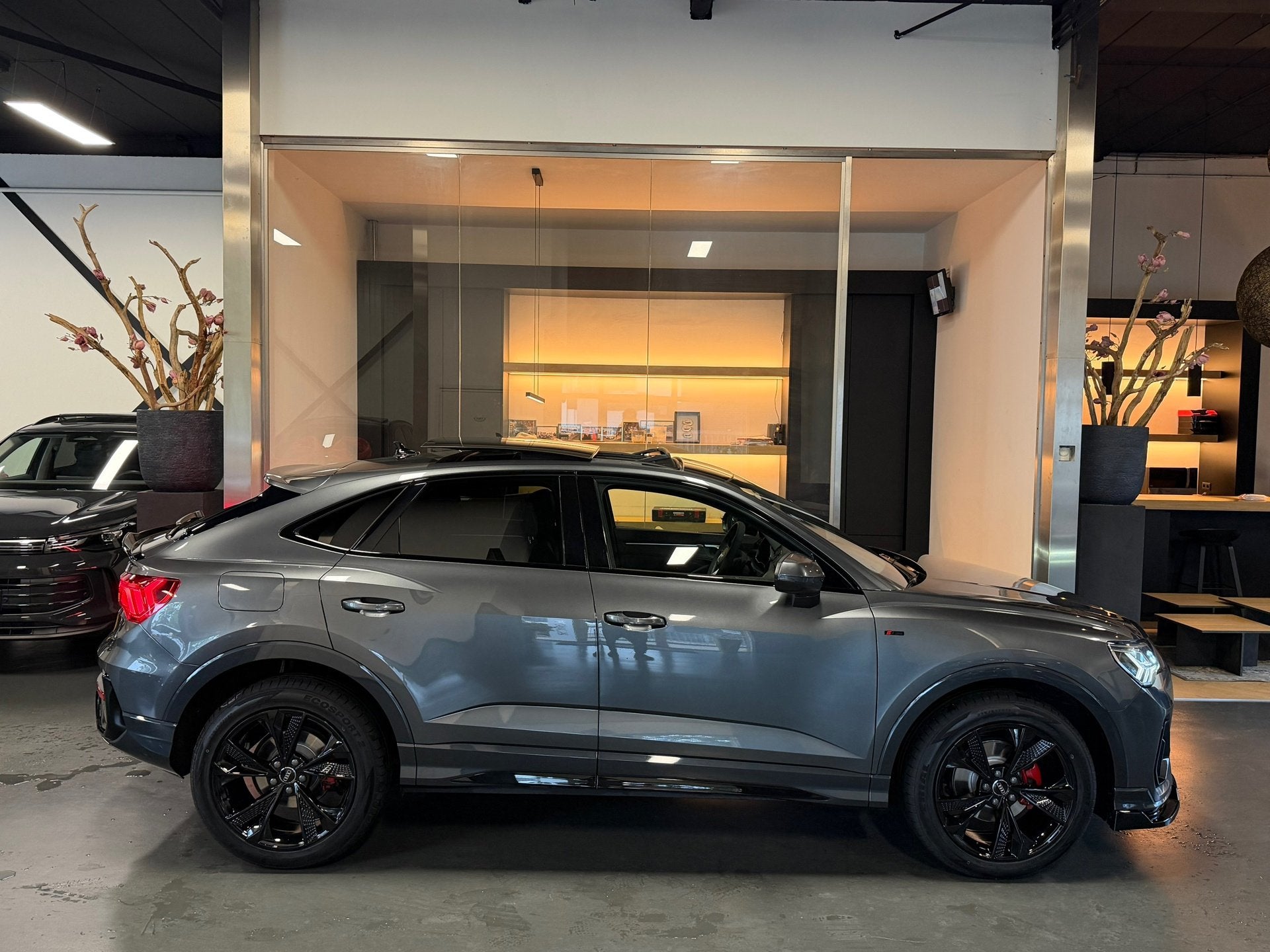 Audi Q3 Sportback 35 TFSI 3X S line Panorama Camera Keyless, 15 km/l, Zwart, 4 cilinders, 150 pk