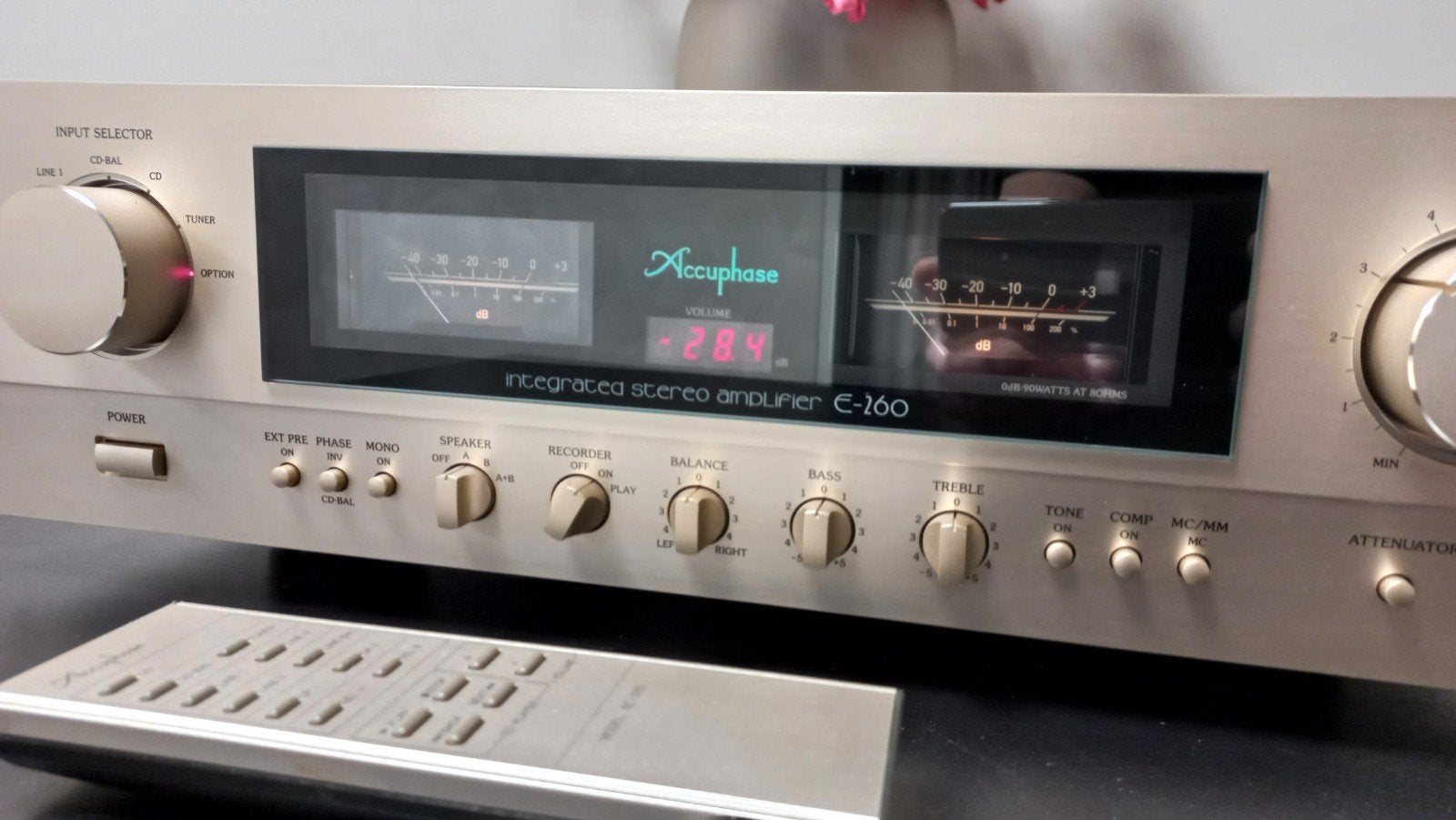 Accuphase E-260 versterker incl. Dac 40, Audio, Tv en Foto, Versterkers en Receivers, Zo goed als nieuw, 60 tot 120 watt, Stereo