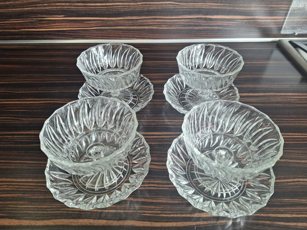 4 Dessertschaaltjes met onderbord - Glas, Antiek en Kunst, Antiek | Glas en Kristal, Ophalen
