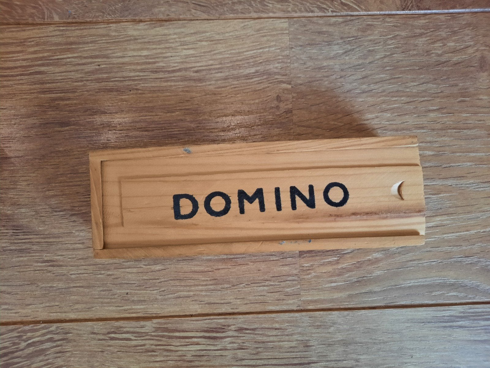 Domino spel in houten kistje, Hobby en Vrije tijd, Vijf spelers of meer, Ophalen, Gebruikt