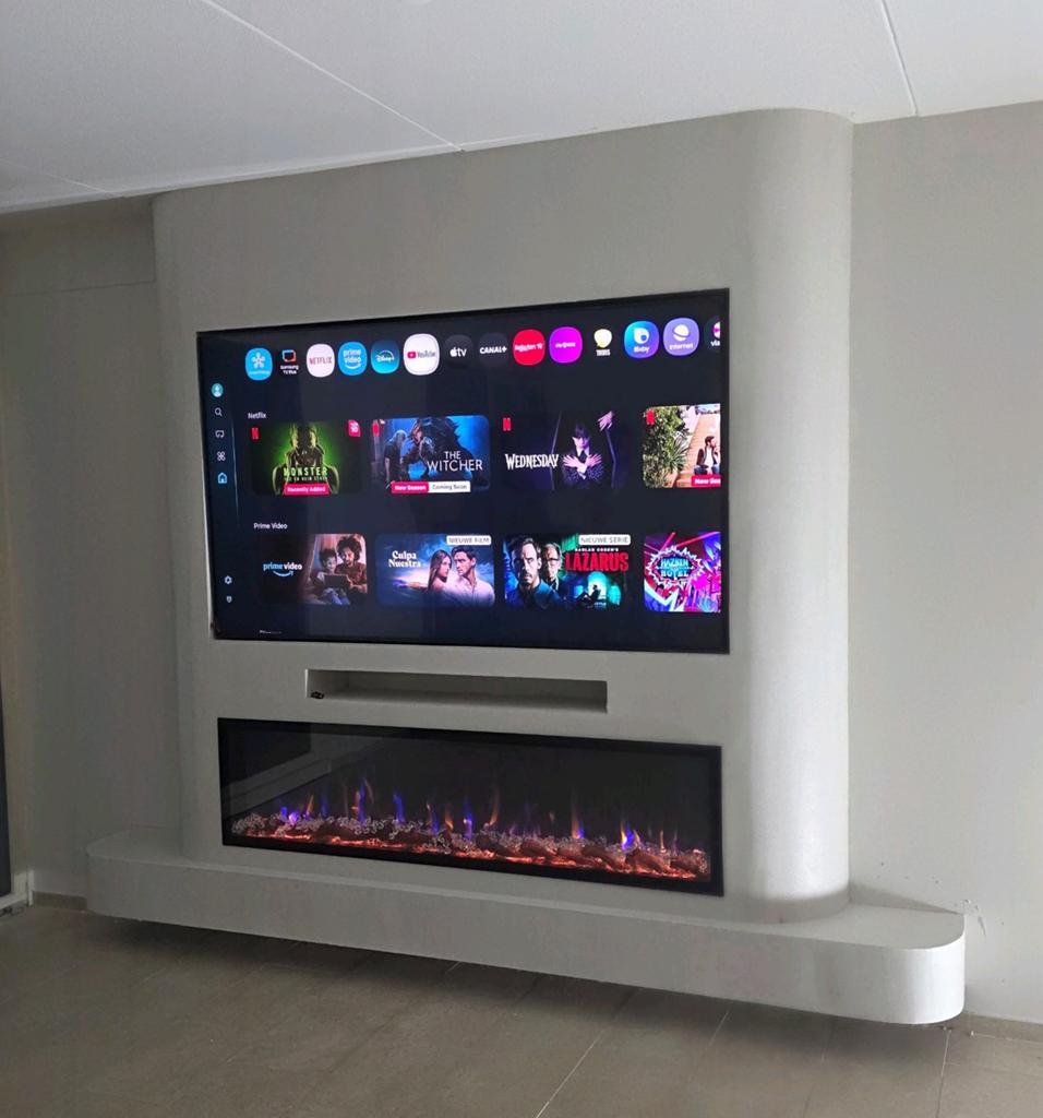 Moderne Cinewall met geïntegreerde sfeerhaard, Overige materialen, Gebruikt, 200 cm of meer, 150 tot 200 cm