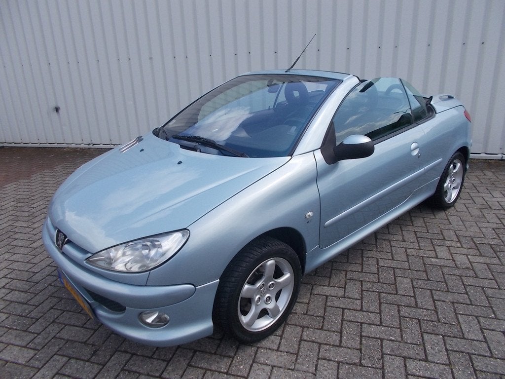Peugeot 206 CC 1.6-16V ( GEEN APK / ZO MEE! ) (bj 2005), Auto's, Peugeot, Voorwielaandrijving, Stof, Gebruikt, 4 cilinders