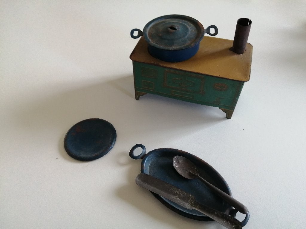 Oud antiek kleine blikken speelgoed keuken, Ophalen of Verzenden