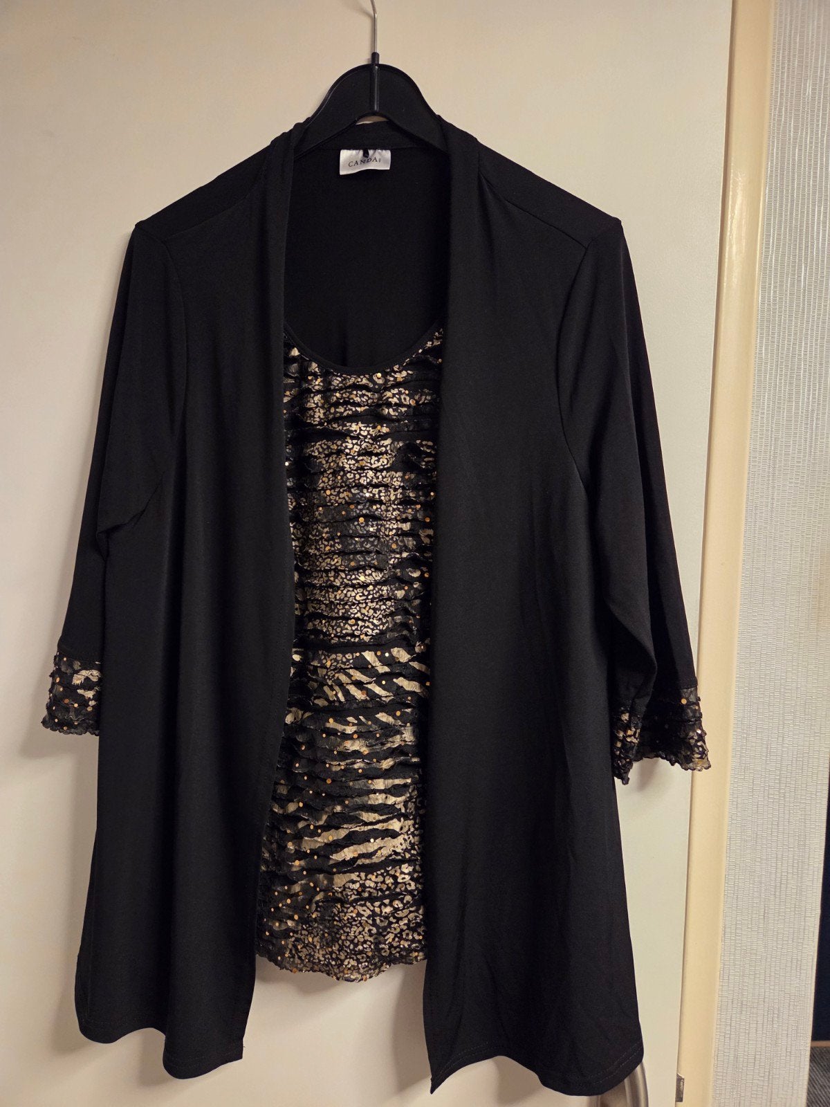 Elegant zwart vest met gouden pailletten en luipaardprint, Ophalen, Zwart, Maat 42/44 (L), Lange mouw