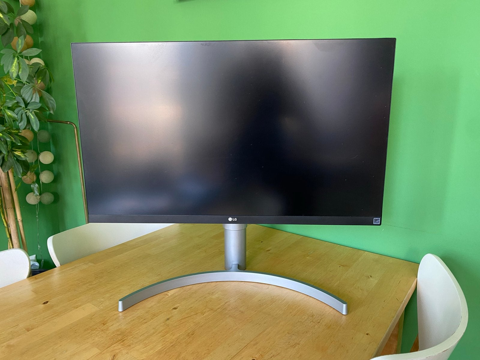 27 inch 4K UHD Monitor (LG 27UL650), 3 tot 5 ms, In hoogte verstelbaar, HDMI, LED