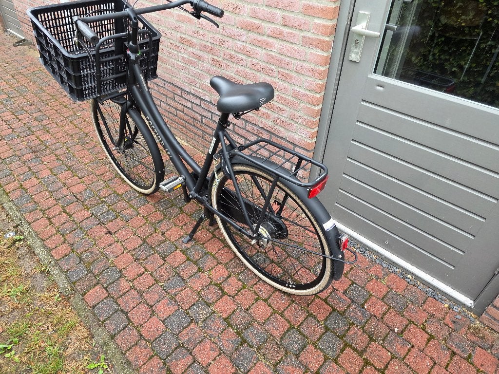 fiets Cortina U4 D57 N7 jet black matt met krat Basil, Versnellingen, 56 cm of meer, Zo goed als nieuw, Trommelrem