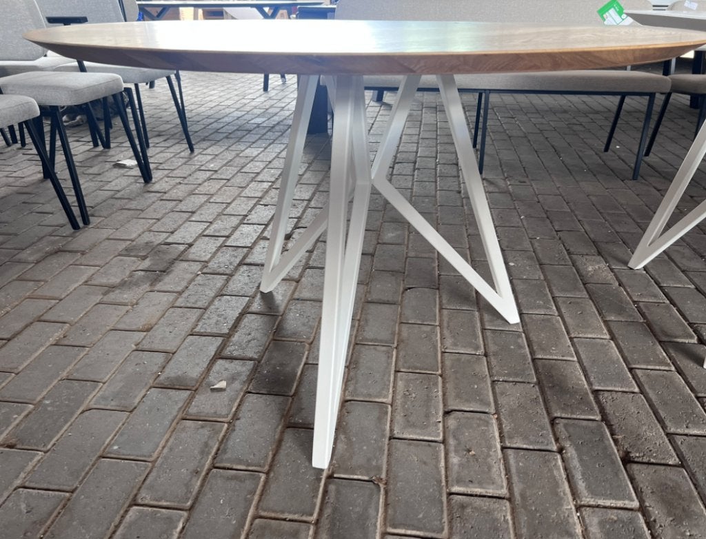 Studio Henk Eettafel rond 120 Eiken Butterfly wit | €2479 nu, Studio Henk, Rond, Nieuw, Ophalen of Verzenden