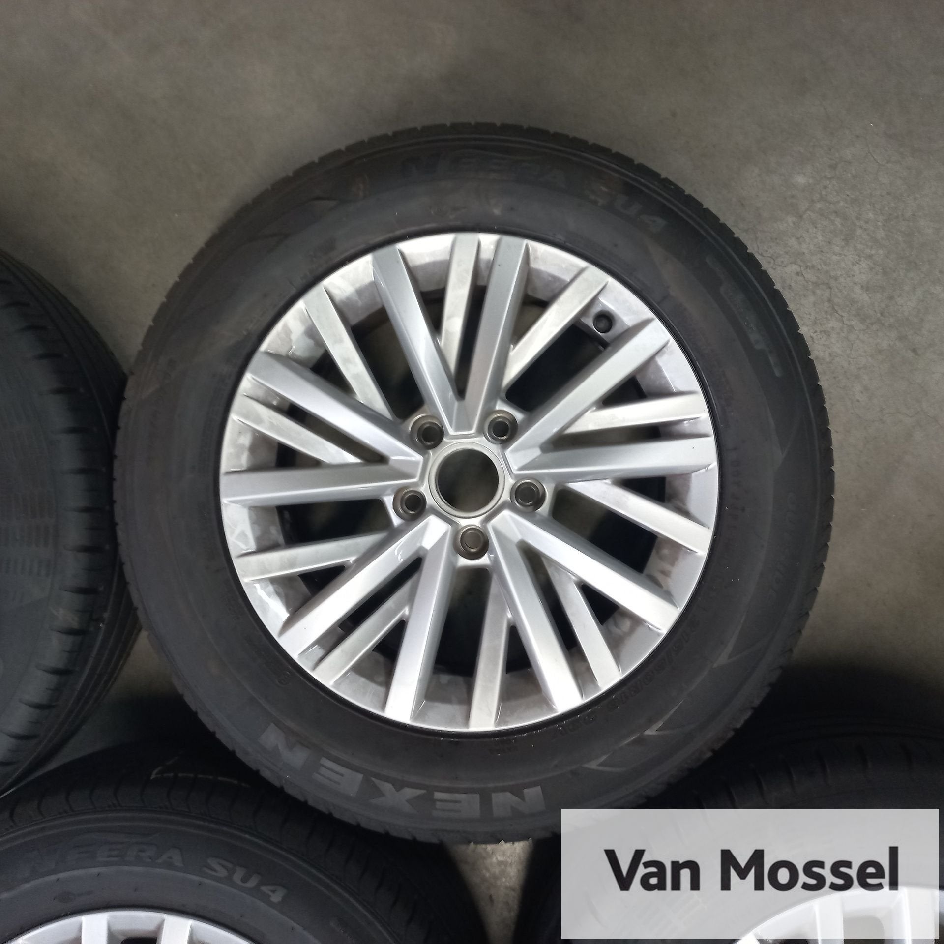 Volkswagen T-Roc Nexen NFera SU4 215/60/R16 99V, -, Banden en Velgen, Ophalen of Verzenden, Zomerbanden