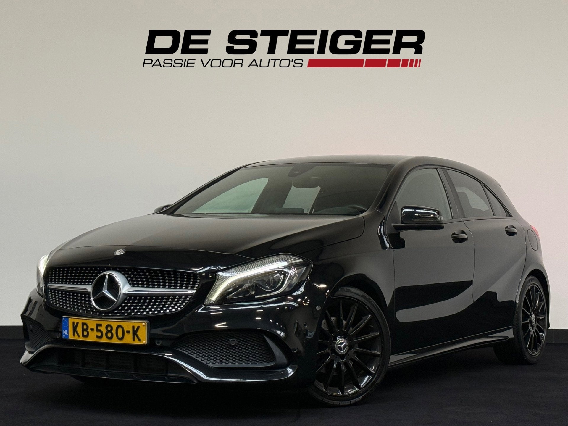 Mercedes-Benz A-klasse 180 AMG Night Dynamic Sfeer Led NAP, Auto's, Mercedes-Benz, Gebruikt, 4 cilinders, Met garantie (alle)