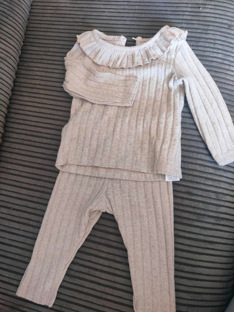 Schattig geribbeld setje maat 74, Kinderen en Baby's, Babykleding | Maat 74, Meisje, Ophalen of Verzenden, Zo goed als nieuw, Setje