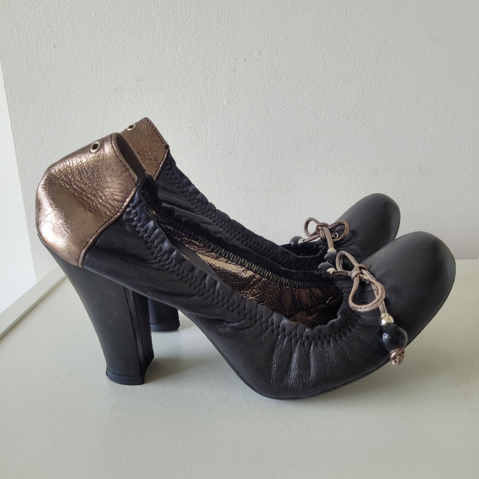 Vic Matie pumps flex neus 39 Rolling Stones tong zool, Kleding | Dames, Pumps, Zwart, Ophalen of Verzenden, Zo goed als nieuw