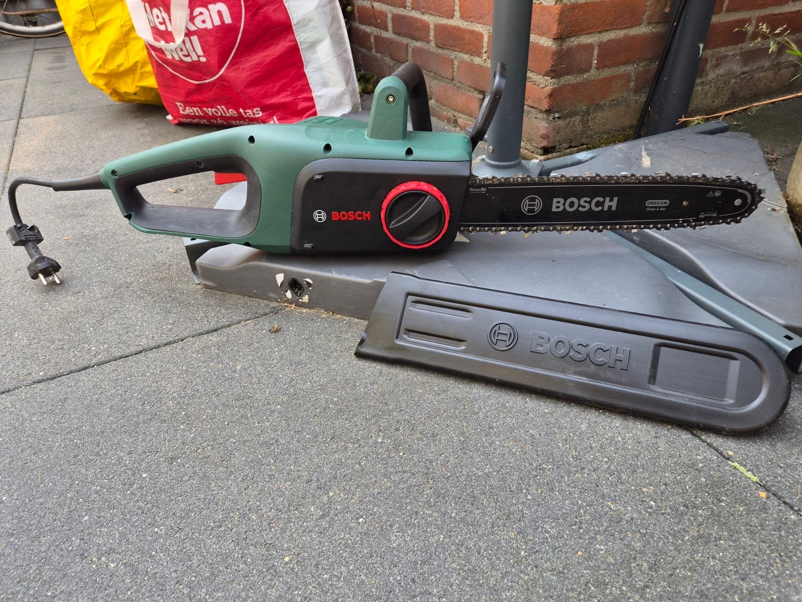 Bosch UniversalChain 35 Elektrische Kettingzaag – Zo goed al, Ophalen, Kettingzaag, Zo goed als nieuw, 30 tot 70 mm