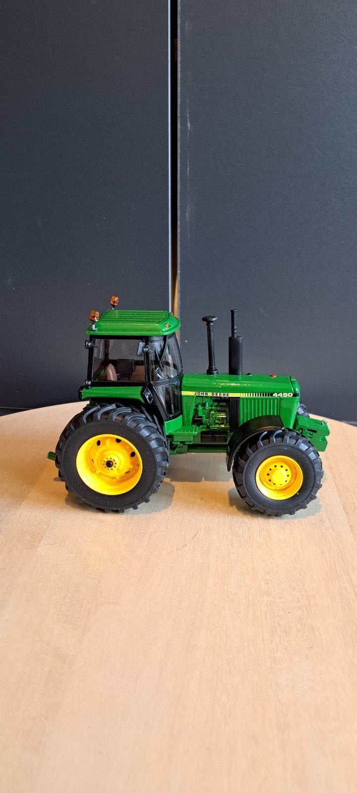 Verbouwde John Deere 4450 met frontgewichten, Ophalen of Verzenden, Nieuw, Tractor of Landbouw, Britains