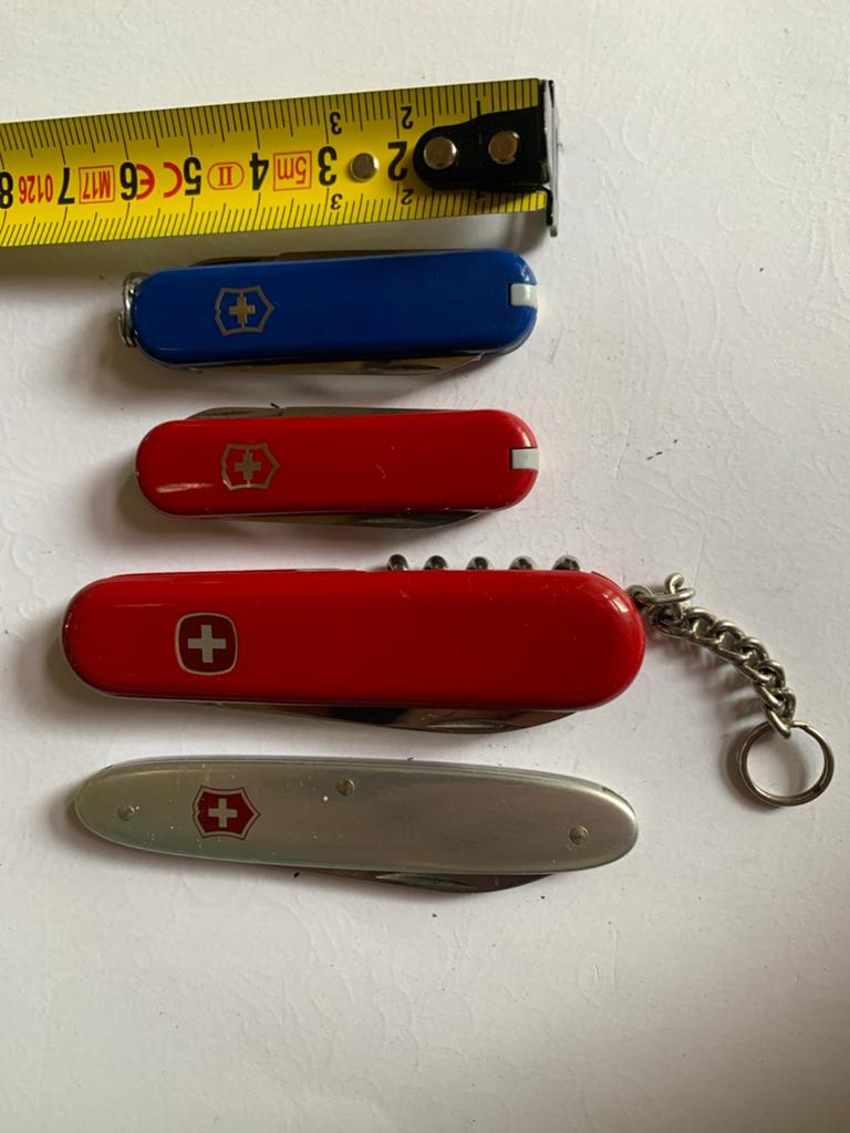 Set van 4 Zwitserse zakmessen - Victorinox, Ophalen of Verzenden, Overige soorten, Overige gebieden, Mes of Dolk