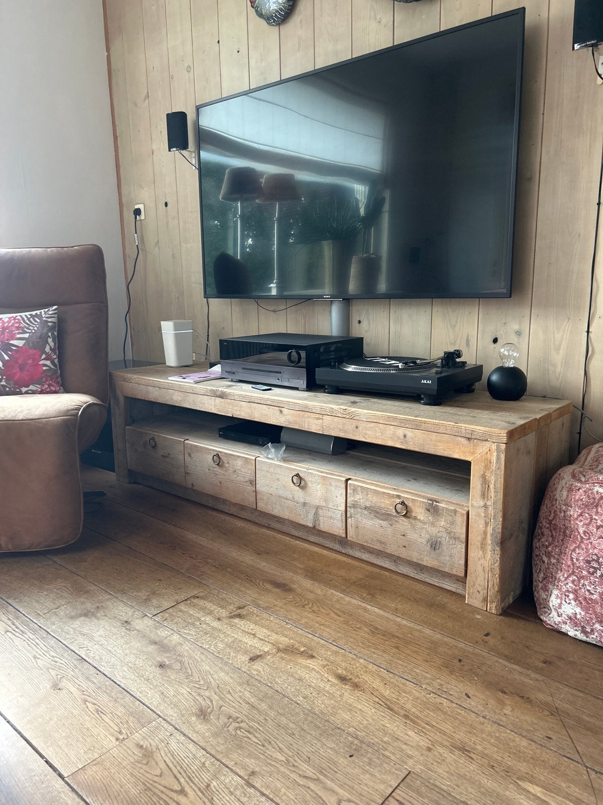 Robuust houten tv-meubel met lades, Ophalen, Gebruikt, 100 tot 150 cm, Minder dan 100 cm