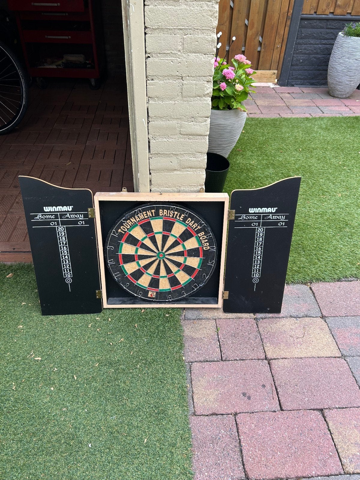 Dartbord met ophang kastje, Ophalen, Dartbord