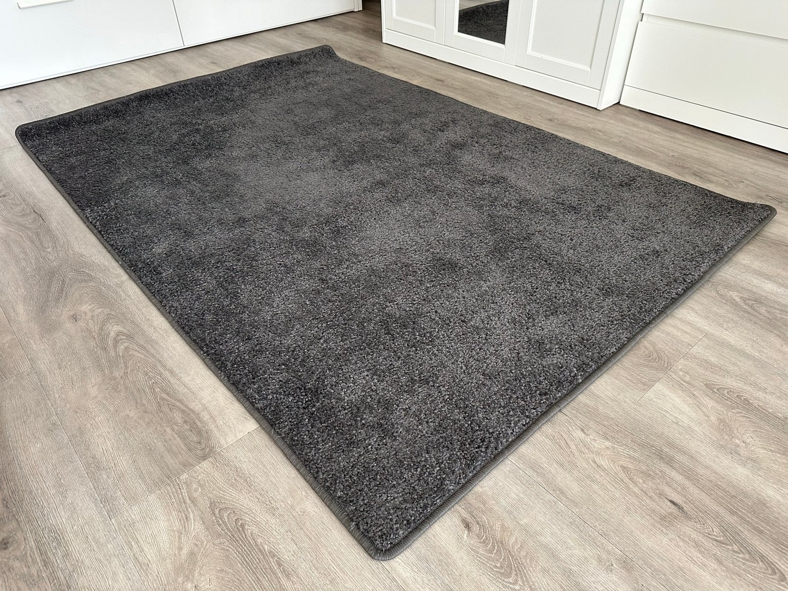 Zwart tapijt 190x130 cm, Ophalen, 100 tot 150 cm, Zwart, Zo goed als nieuw
