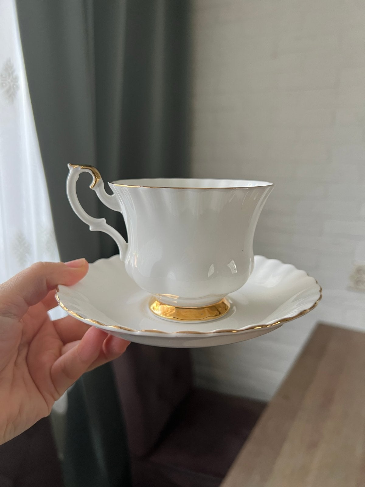 Royal Albert Val D'or theekopjes en schotels (set van 2), Ophalen of Verzenden