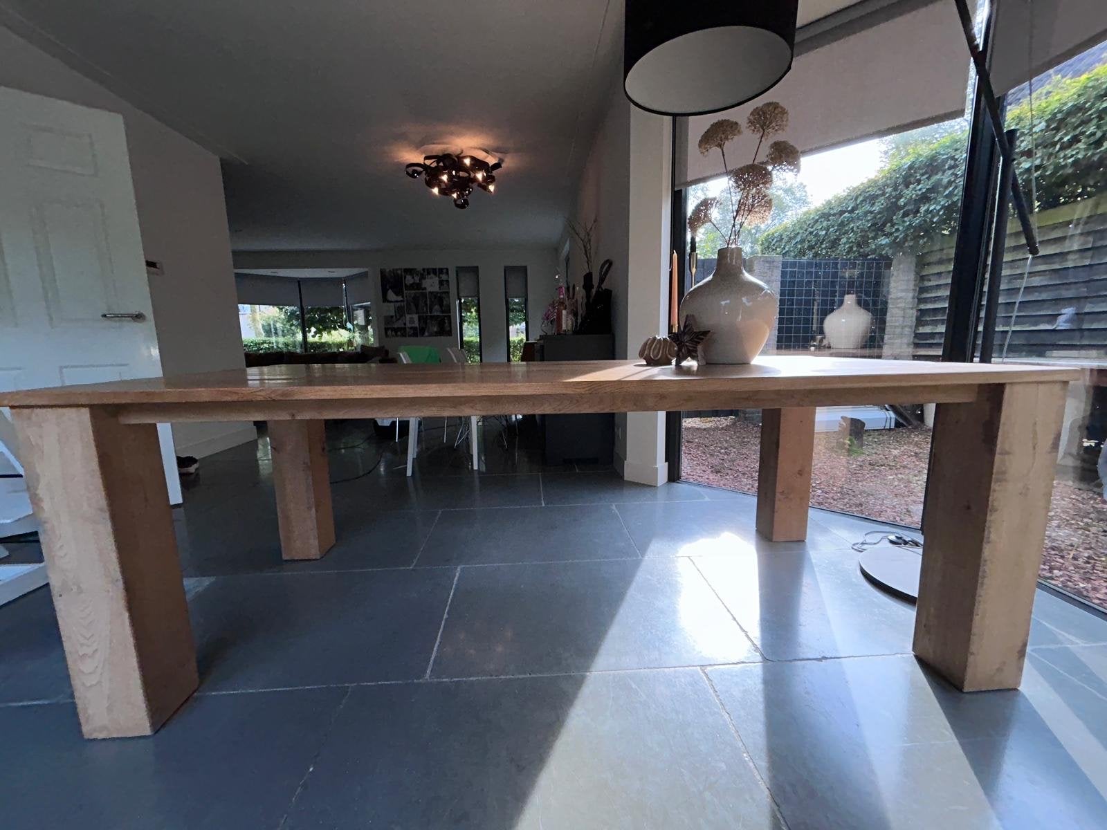 Prachtige robuuste eikenhouten eettafel – 220 x 100 cm