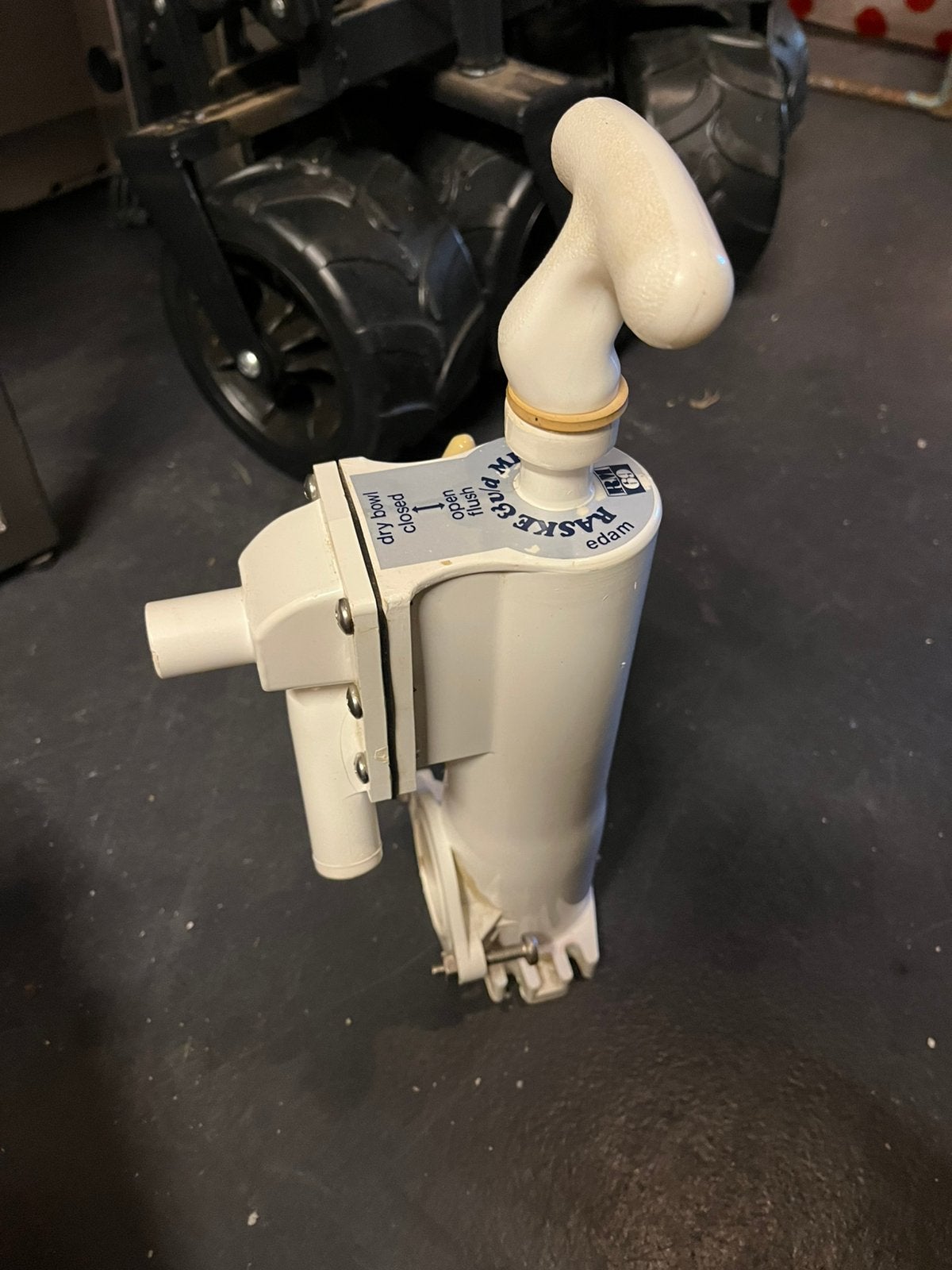 Handpomp toilet Raske & van der Meyde, Ophalen, Nieuw, Kombuis en Sanitair, Zeilboot of Motorboot