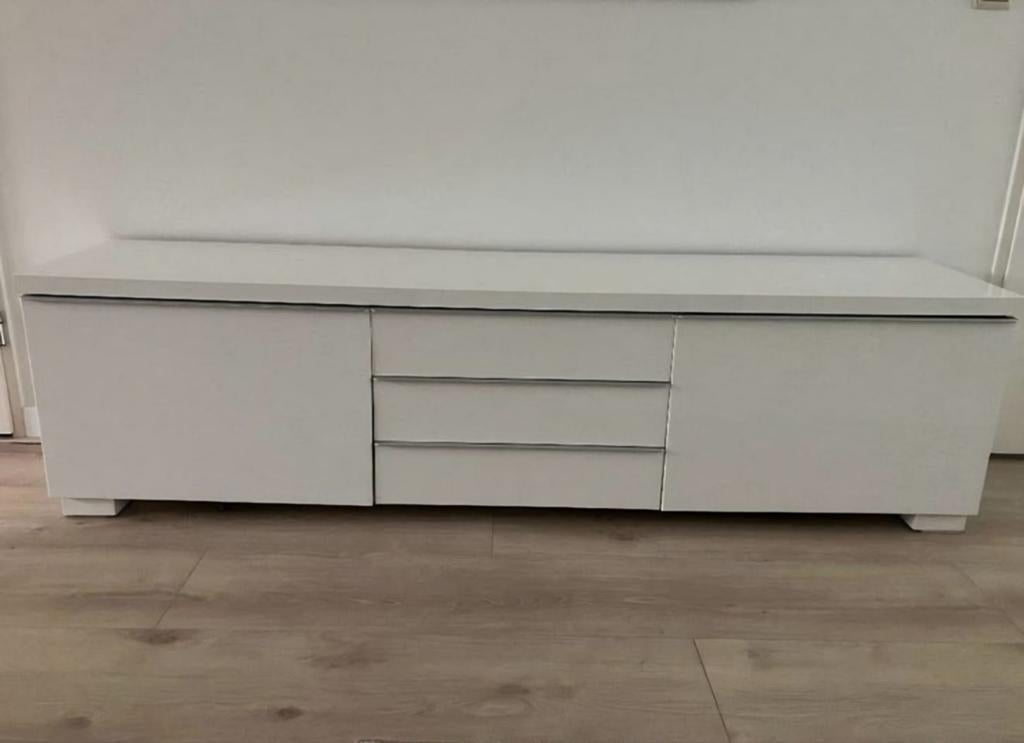 Zeer nette ikea Bestä Burs TV meubel hoogglans wit, Ophalen, 150 tot 200 cm, Zo goed als nieuw, Minder dan 100 cm