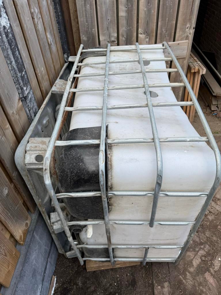 Halve IBC, Tuin en Terras, Regentonnen, 150 liter of meer, Ophalen, Zo goed als nieuw