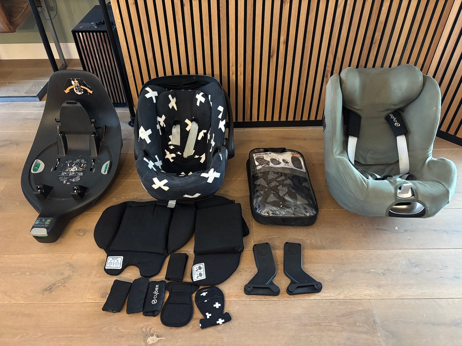 Cybex maxi cosi en vervolgstoel met extra hoezen & voetenzak, Ophalen, Zo goed als nieuw, Maxi-Cosi, Isofix