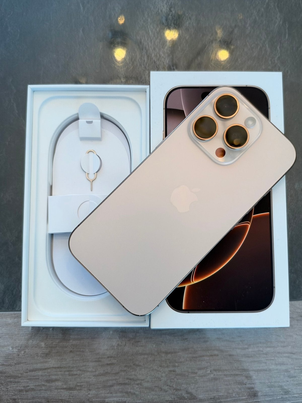 iPhone 16 Pro 128 GB – Desert Titanium!, 128 GB, 89 %, Zo goed als nieuw, Zonder simlock