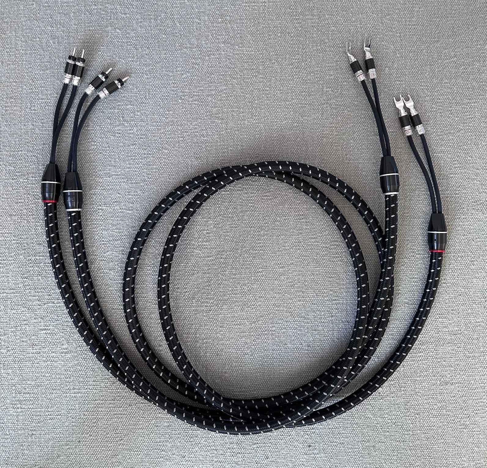 Furutech DSS 4.1 luidsprekerkabel – 2,5 meter, Audio, Tv en Foto, Audiokabels en Televisiekabels, Ophalen, Zo goed als nieuw, 2 tot 5 meter