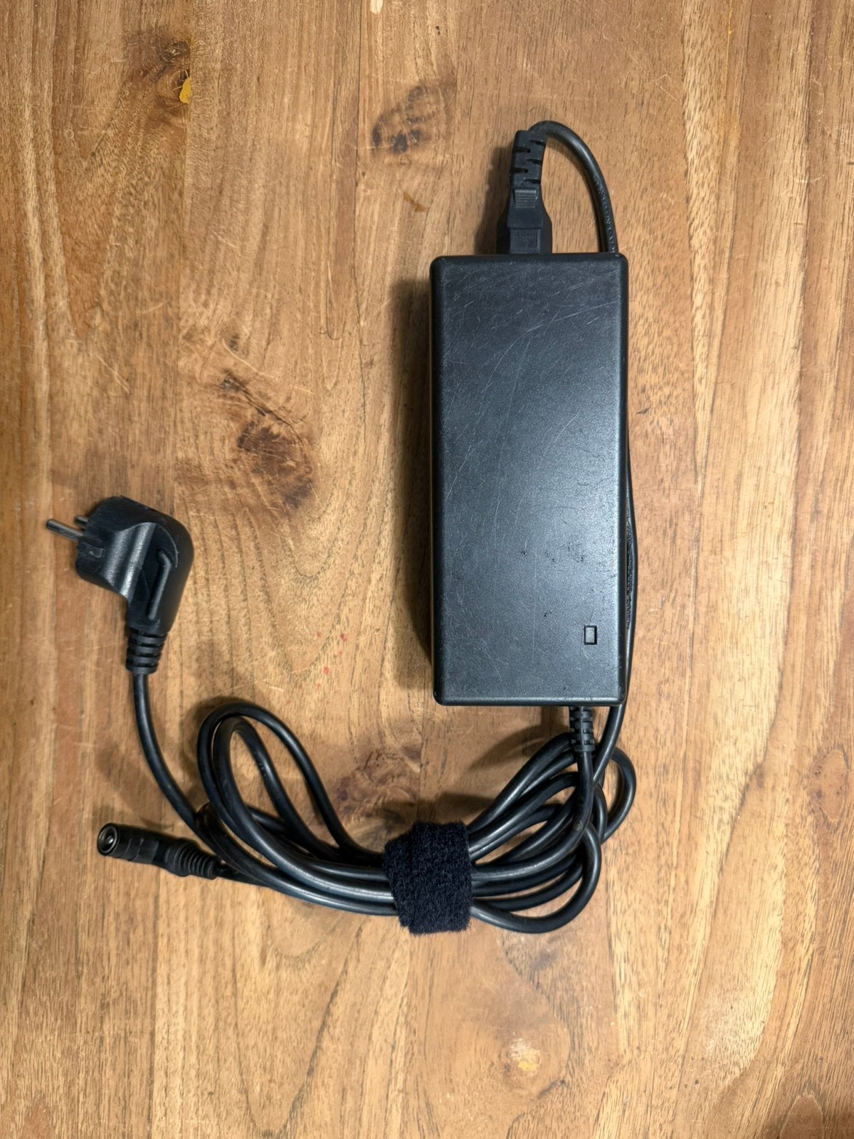 Oplader elektrische fiets accu (voor oa vogue premium), Gebruikt