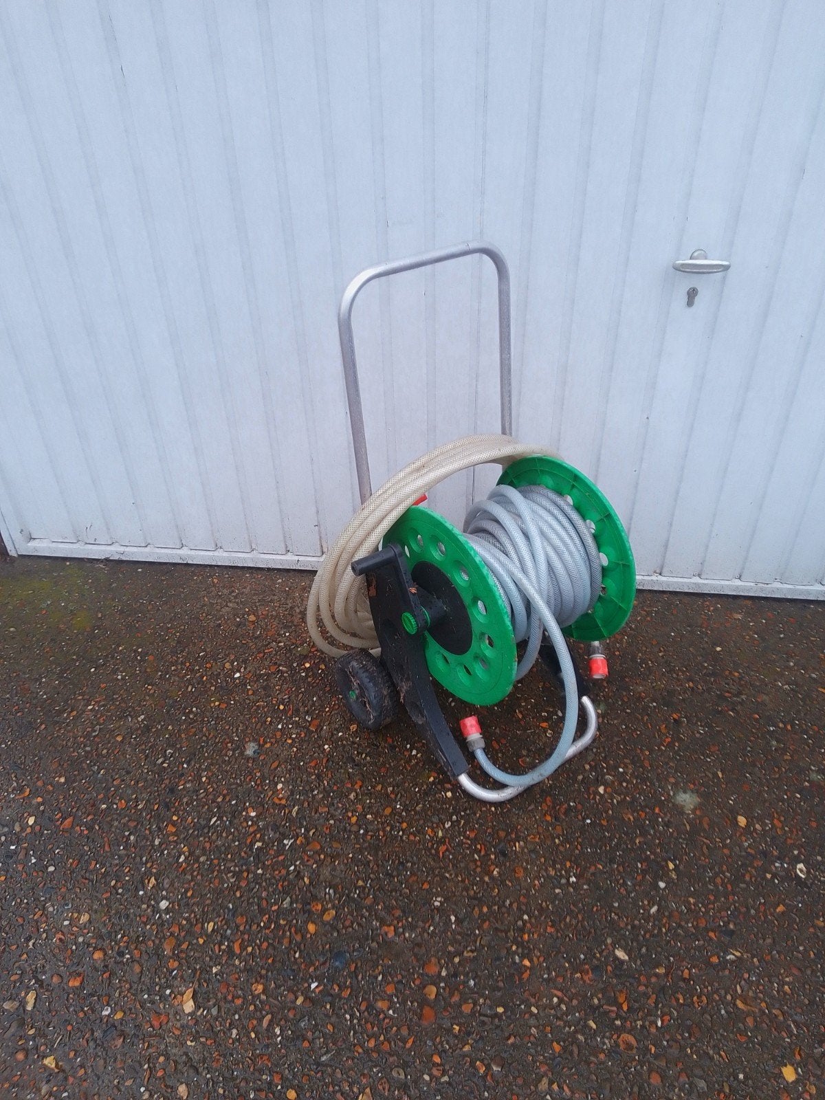 Slangenhaspel met tuinslang (ruim 25 meter), Ophalen, Gebruikt, Tuinslanghaspel