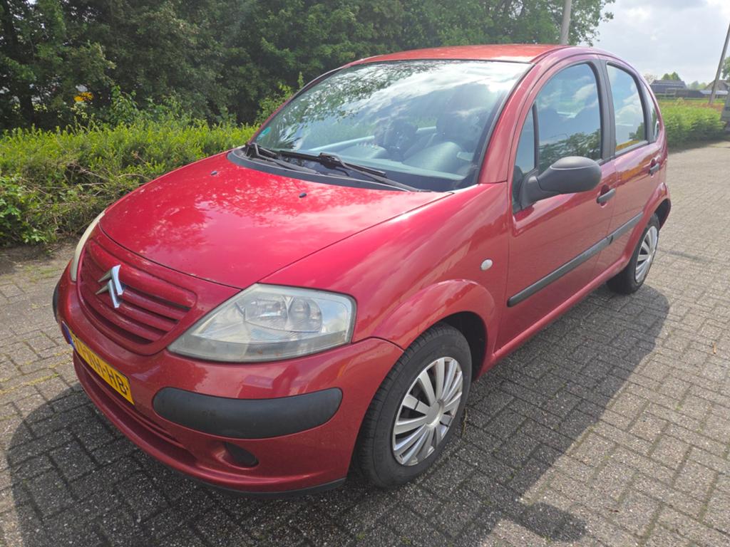 Citroën C3 1.1.   2003 Rood   weinig kms en goed, Voorwielaandrijving, 40 €/maand, 4 cilinders, Origineel Nederlands