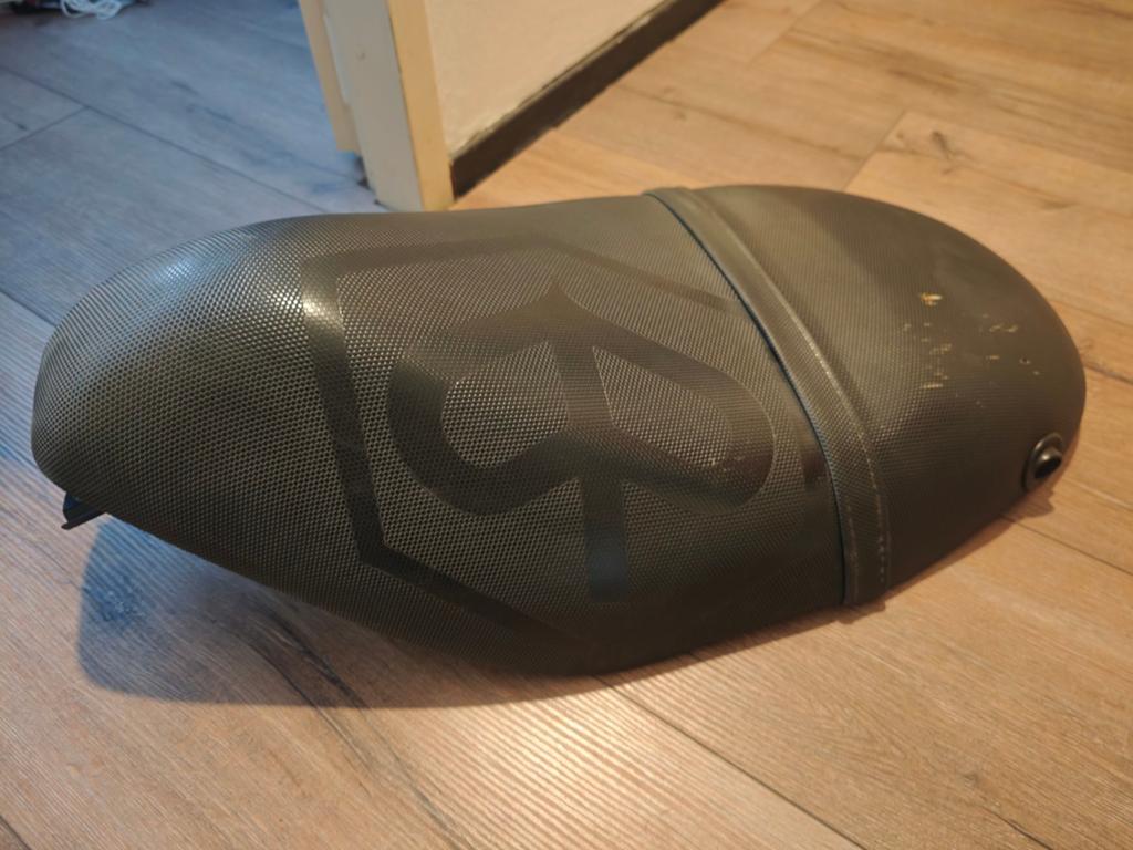 Piaggio zip sp h2o lc orgineel zadel, Ophalen of Verzenden, Zadel, Piaggio