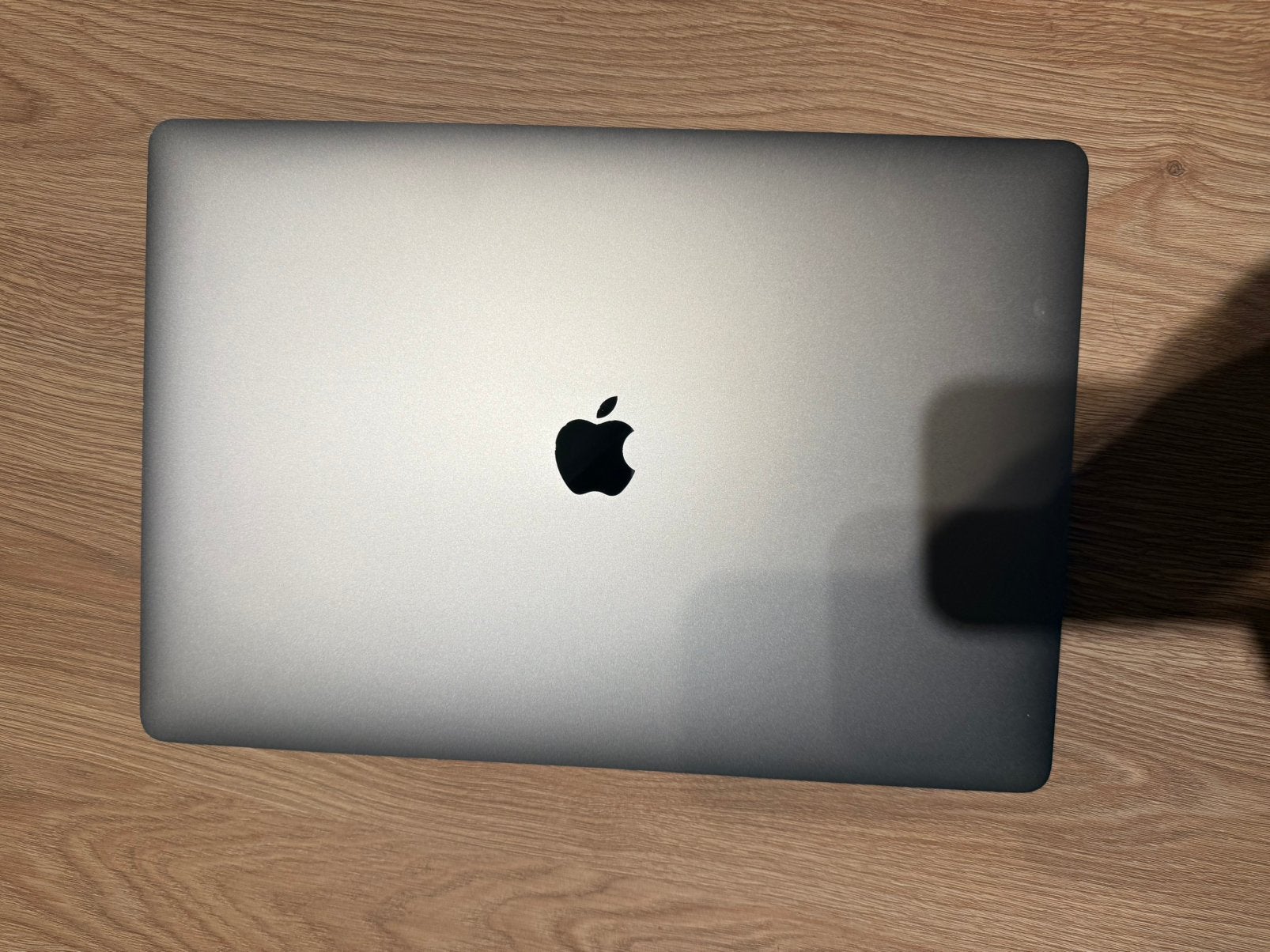 Foto 4 van Macbook Pro 16 Inch 2.6GHZ i7 512GB 16GB RAM Zilver (2019)