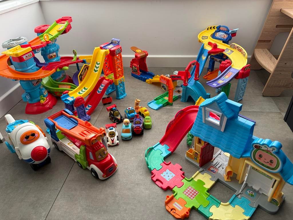 Grote VTech Toet Toet Auto's en Cocomelon Speelset, Kinderen en Baby's, Ophalen, Gebruikt