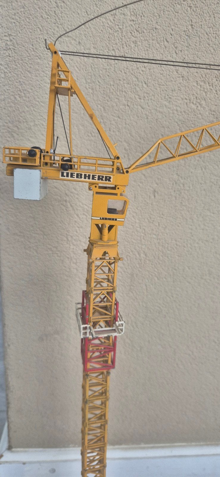 Liebherr model kraan - Gedetailleerd schaalmodel, Ophalen of Verzenden, 1:32 tot 1:50, Overige merken
